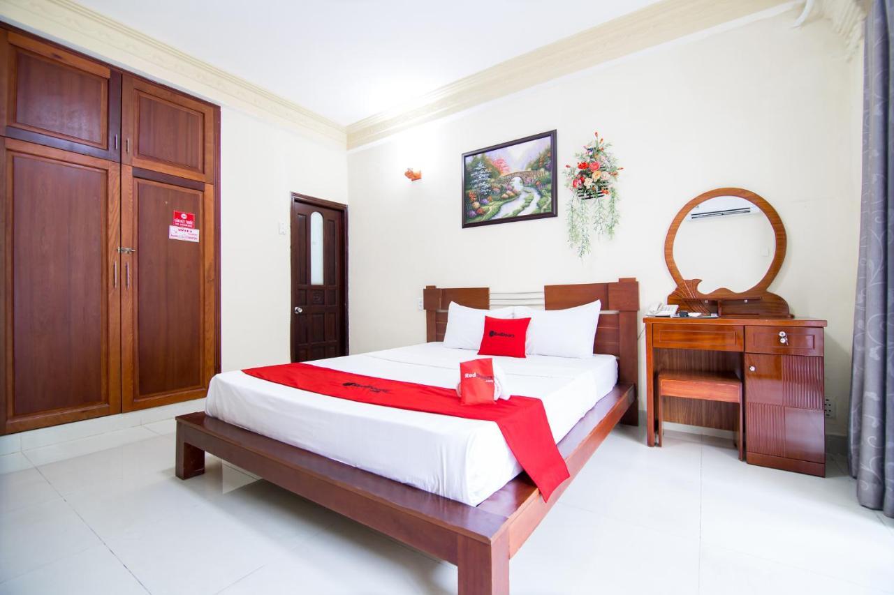 Reddoorz Plus @ Pham Ngu Lao 2 Хошимін Екстер'єр фото